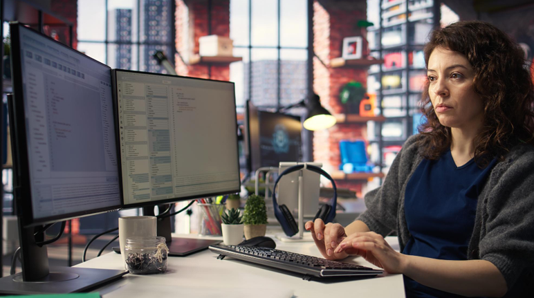 Is an Online BCA in Computer Science and IT the Right Degree for Future IT Professionals?